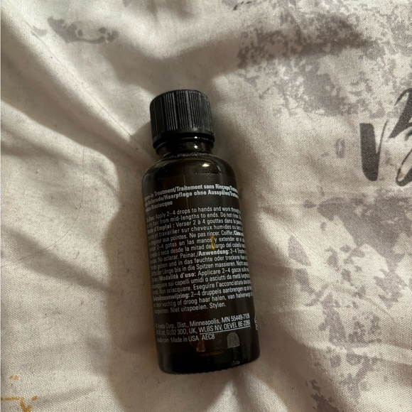 Aveda Dry Remedy Daily Moisturizing Oil 1 fl oz (30 Ml) - Picture 2 of 2